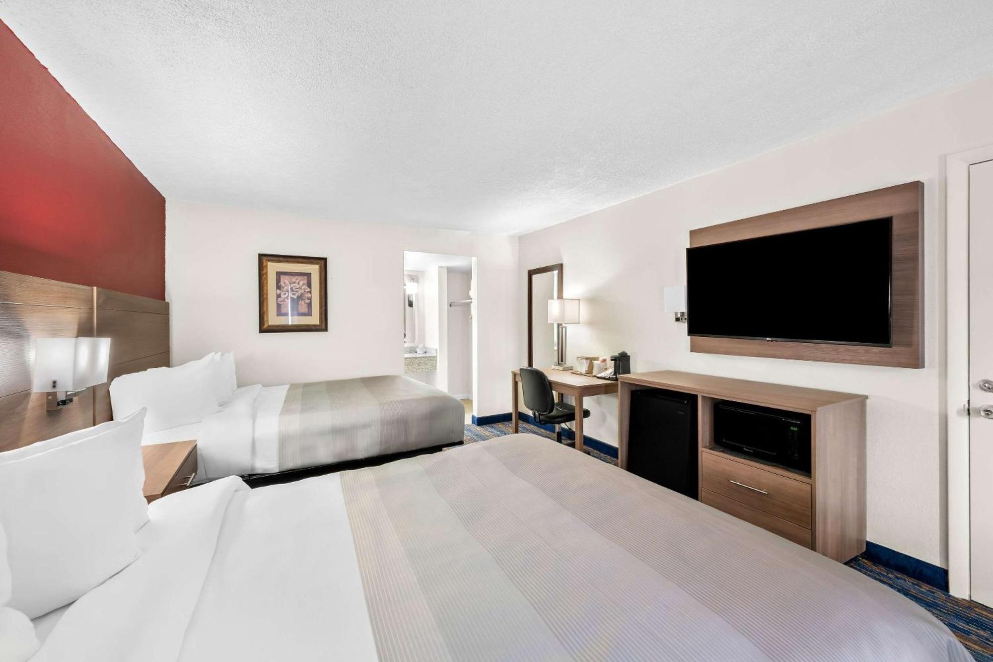 Quality Inn 3*